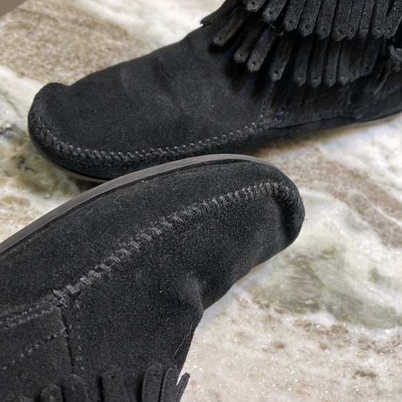 Minnetonka Double Fringe Side Zip Boot 7 - Picture 8 of 12